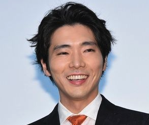 柄本佑は高身長でかっこいい？柄本時生との関係や父・母について